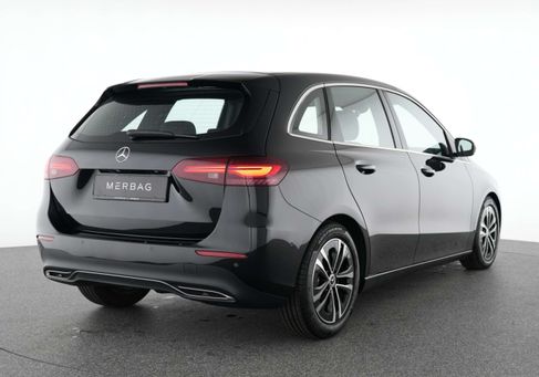 Mercedes-Benz B 180, 2025 3