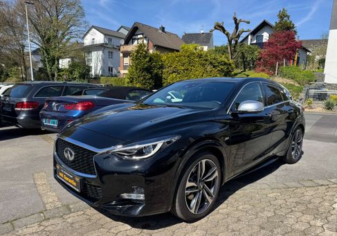 Infiniti Q30, 2017
