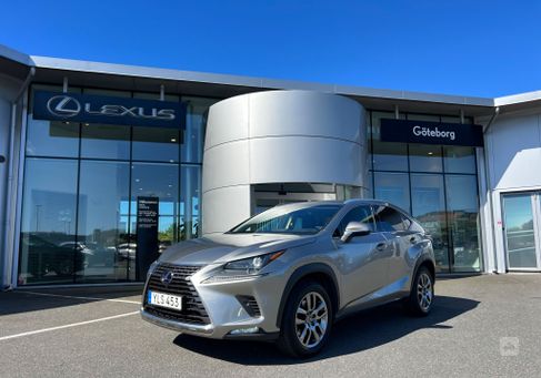 Lexus NX, 2018