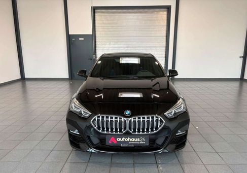 BMW 218, 2022 2