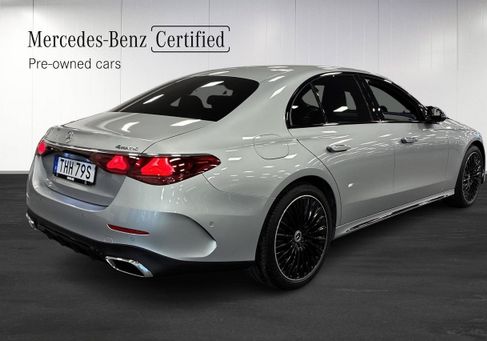 Mercedes-Benz E 300, 2025 3
