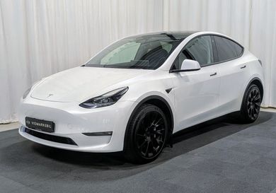 Tesla Model Y, 2023
