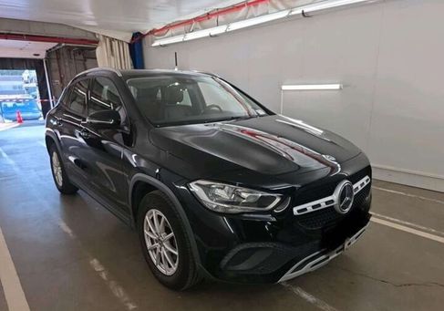 Mercedes-Benz GLA 180, 2022