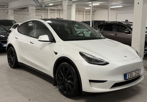Tesla Model Y, 2023 2