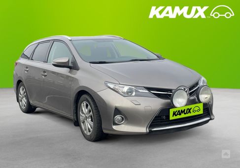 Toyota Auris Touring Sports, 2015