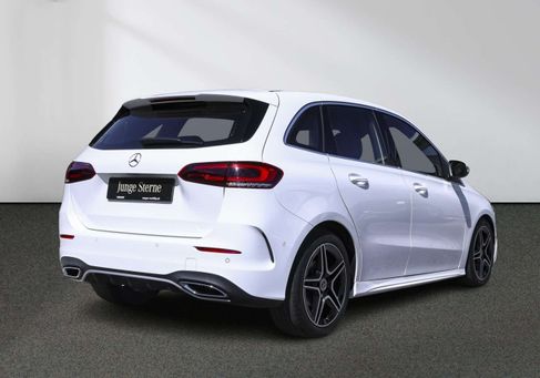 Mercedes-Benz B 200, 2022