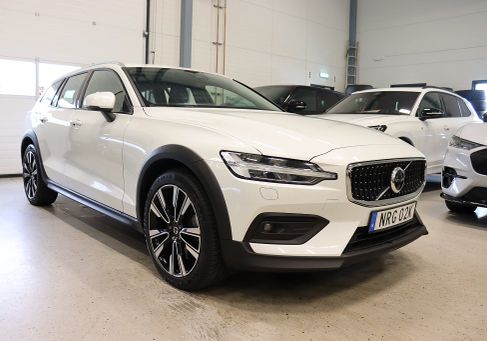 Volvo V60 Cross Country, 2023