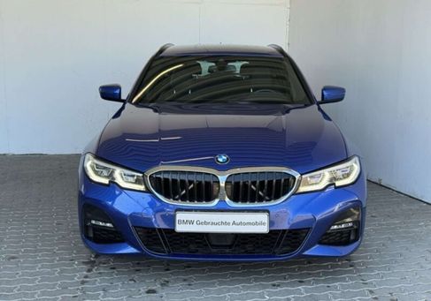 BMW 330, 2022