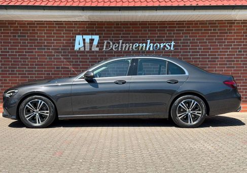 Mercedes-Benz E 200, 2022