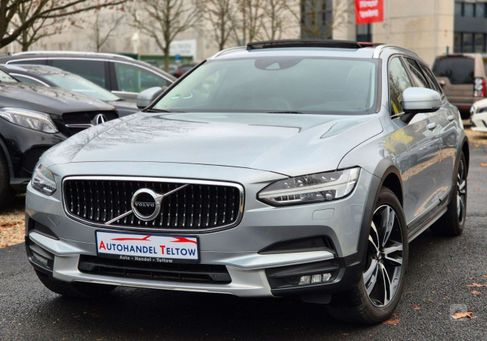 Volvo V90 Cross Country, 2017