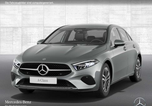 Mercedes-Benz A 180, 2023