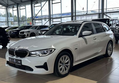 BMW 320, 2022 3