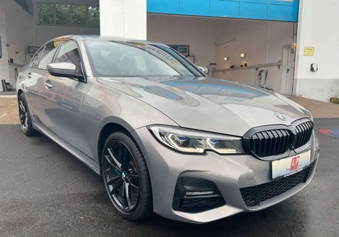 BMW 330, 2020
