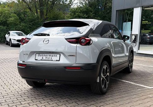 Mazda MX-30, 2023 3