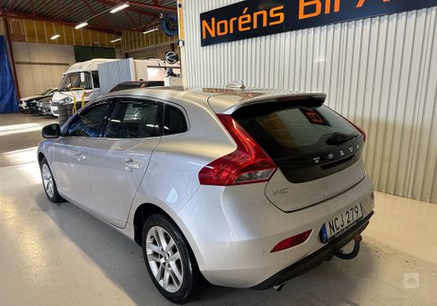 Volvo V40, 2016