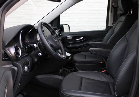 Mercedes-Benz V 300, 2023