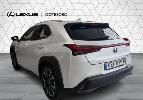 Lexus UX, 2021 3