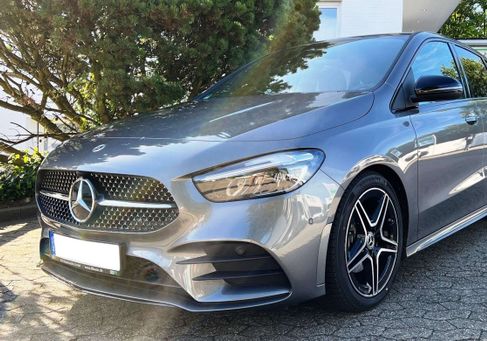 Mercedes-Benz B 180, 2024