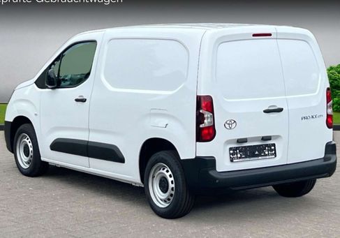 Toyota, 2024