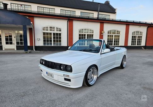 BMW 325, 1987