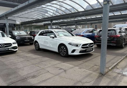 Mercedes-Benz A 180, 2022