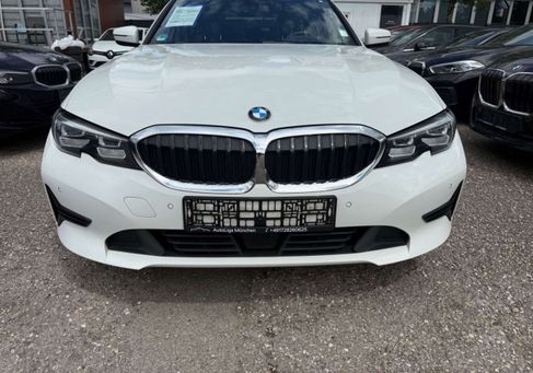 BMW 318, 2022