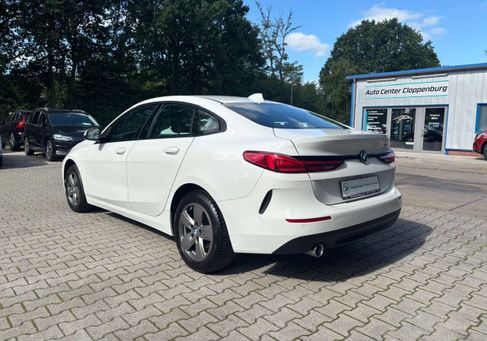 BMW 216, 2022 3