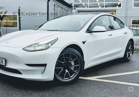 Tesla Model 3, 2021