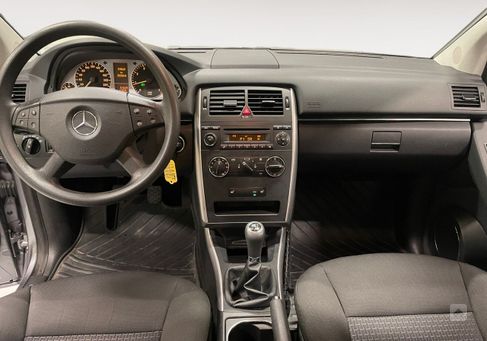 Mercedes-Benz B 180, 2011