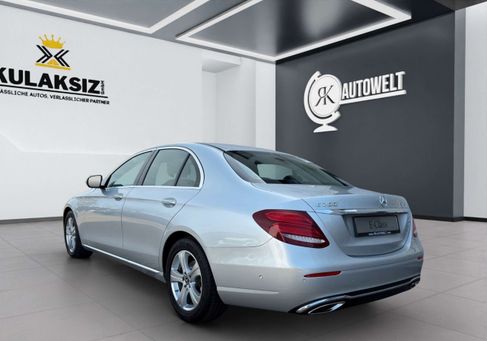 Mercedes-Benz E 200, 2018 3