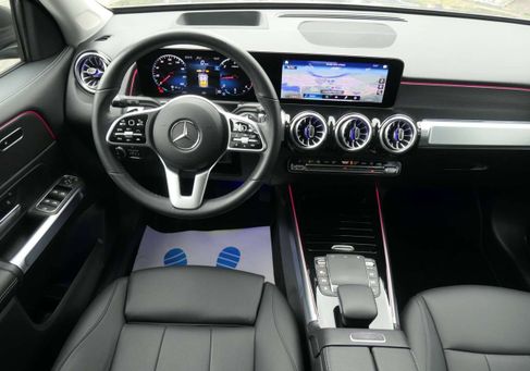 Mercedes-Benz GLB 200, 2023