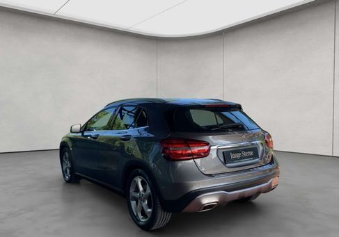 Mercedes-Benz GLA 200, 2020