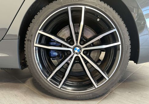 BMW 330, 2021