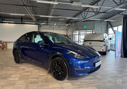 Tesla Model Y, 2023