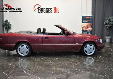 Mercedes-Benz E 320, 1995