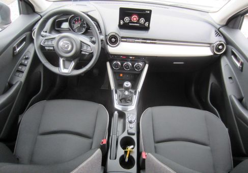 Mazda 2, 2024 3