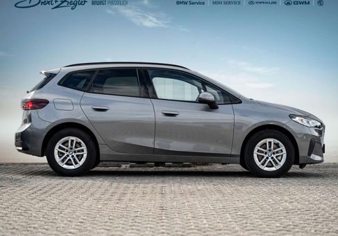 BMW 220, 2025 2
