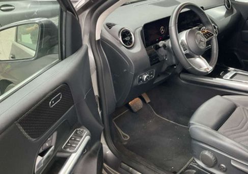 Mercedes-Benz B 200, 2023 2
