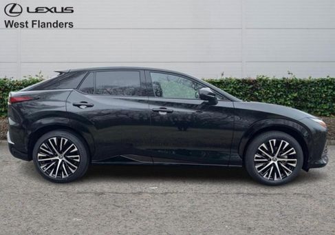 Lexus, 2025