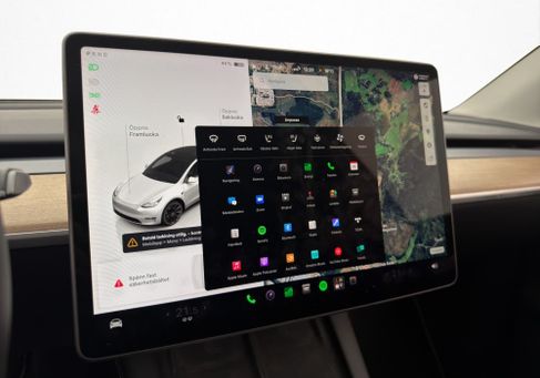 Tesla Model Y, 2022