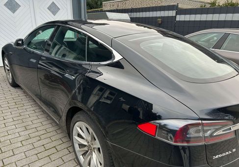 Tesla Model S, 2019 3