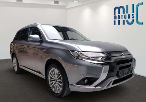 Mitsubishi Outlander, 2020