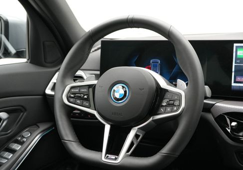 BMW 330, 2026 2