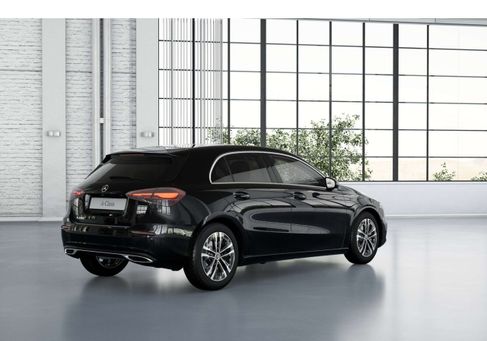 Mercedes-Benz A 200, 2025 3