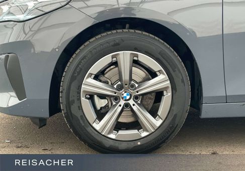 BMW 220, 2025 3