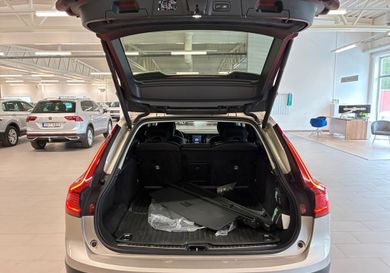 Volvo V90 Cross Country, 2023