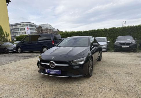 Mercedes-Benz CLA 200, 2022
