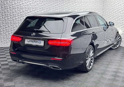 Mercedes-Benz E 220, 2019 3