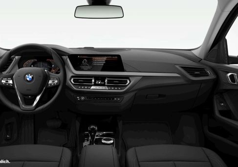 BMW 118, 2023