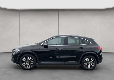 Mercedes-Benz GLA 250, 2022